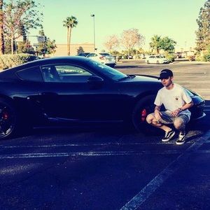 Meet your Posher, Joel